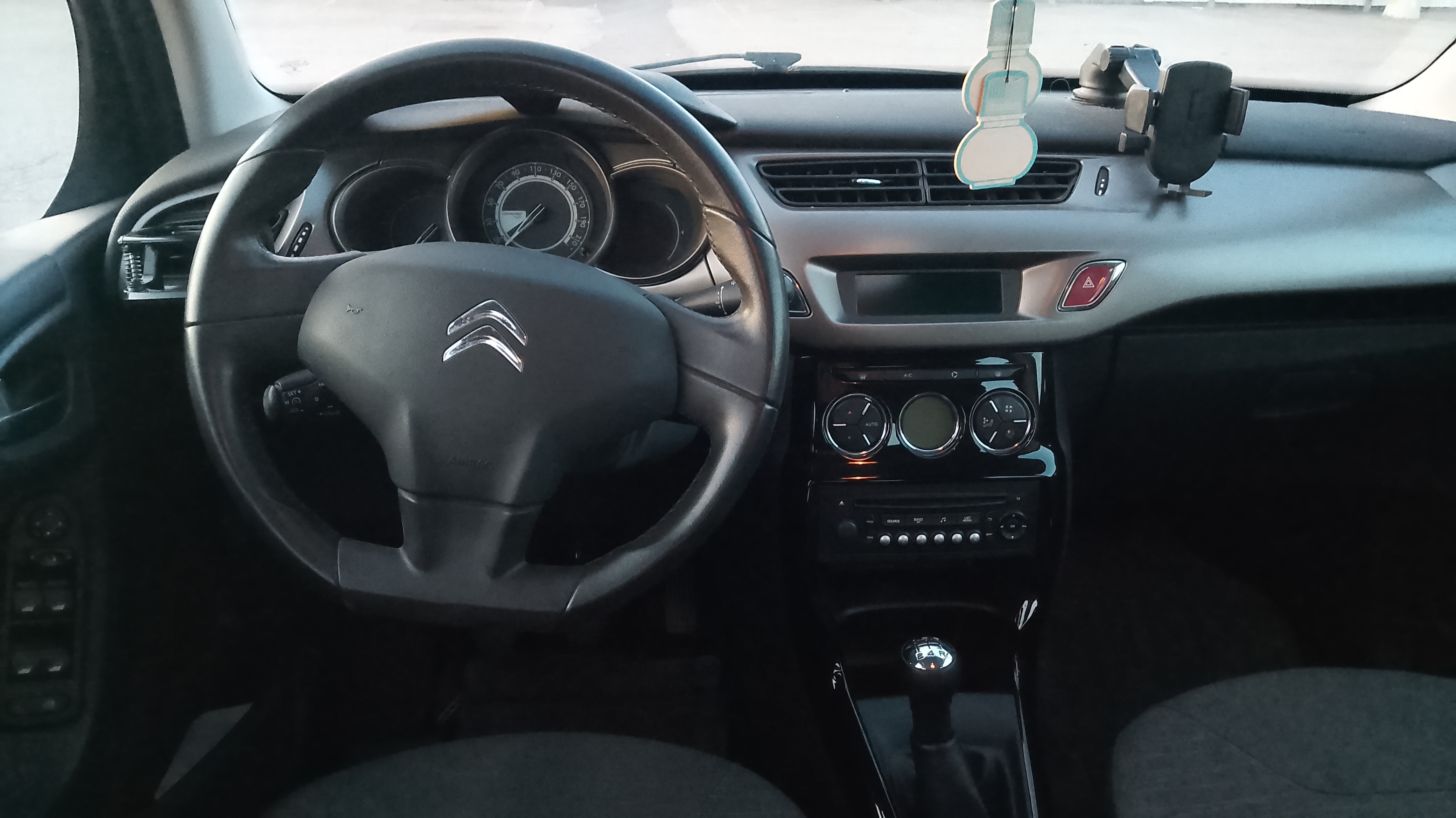 Citroen C3 1.2 PureTech VTi 82 Manuell 2016, bild 7/7