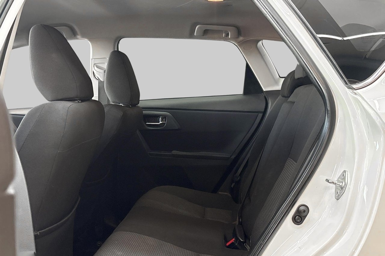 Toyota Auris Hybrid e-CVT Active 2014, bild 7/10