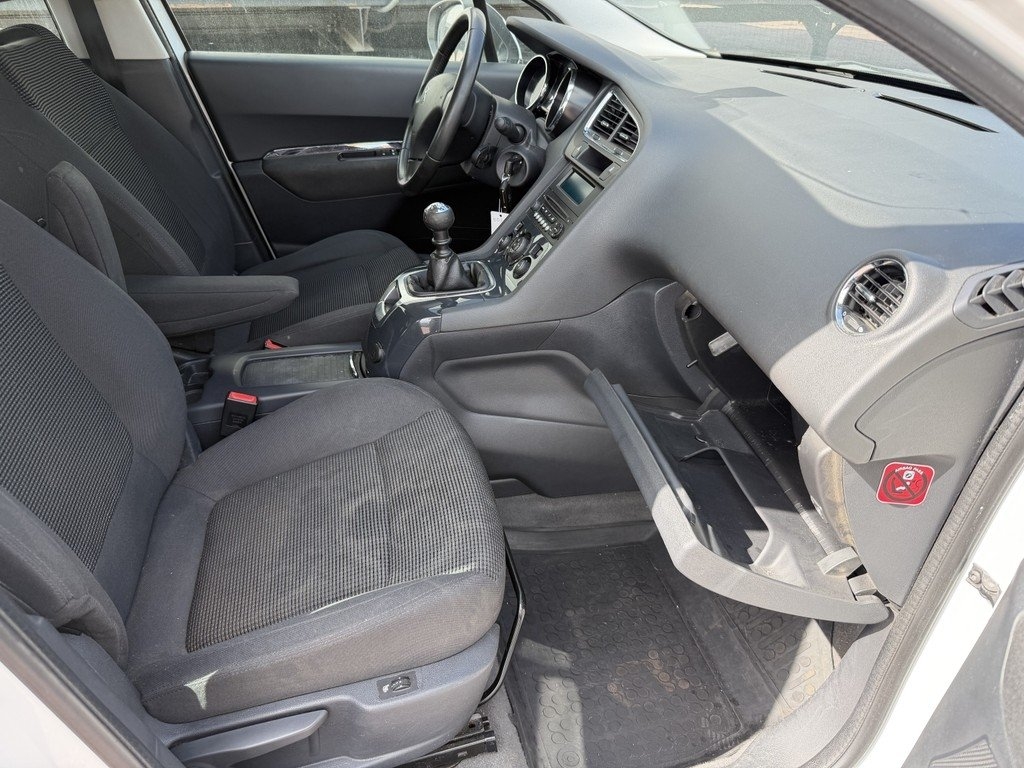 Peugeot 5008 7-Seater 1.2 PureTech 2016, bild 6/9
