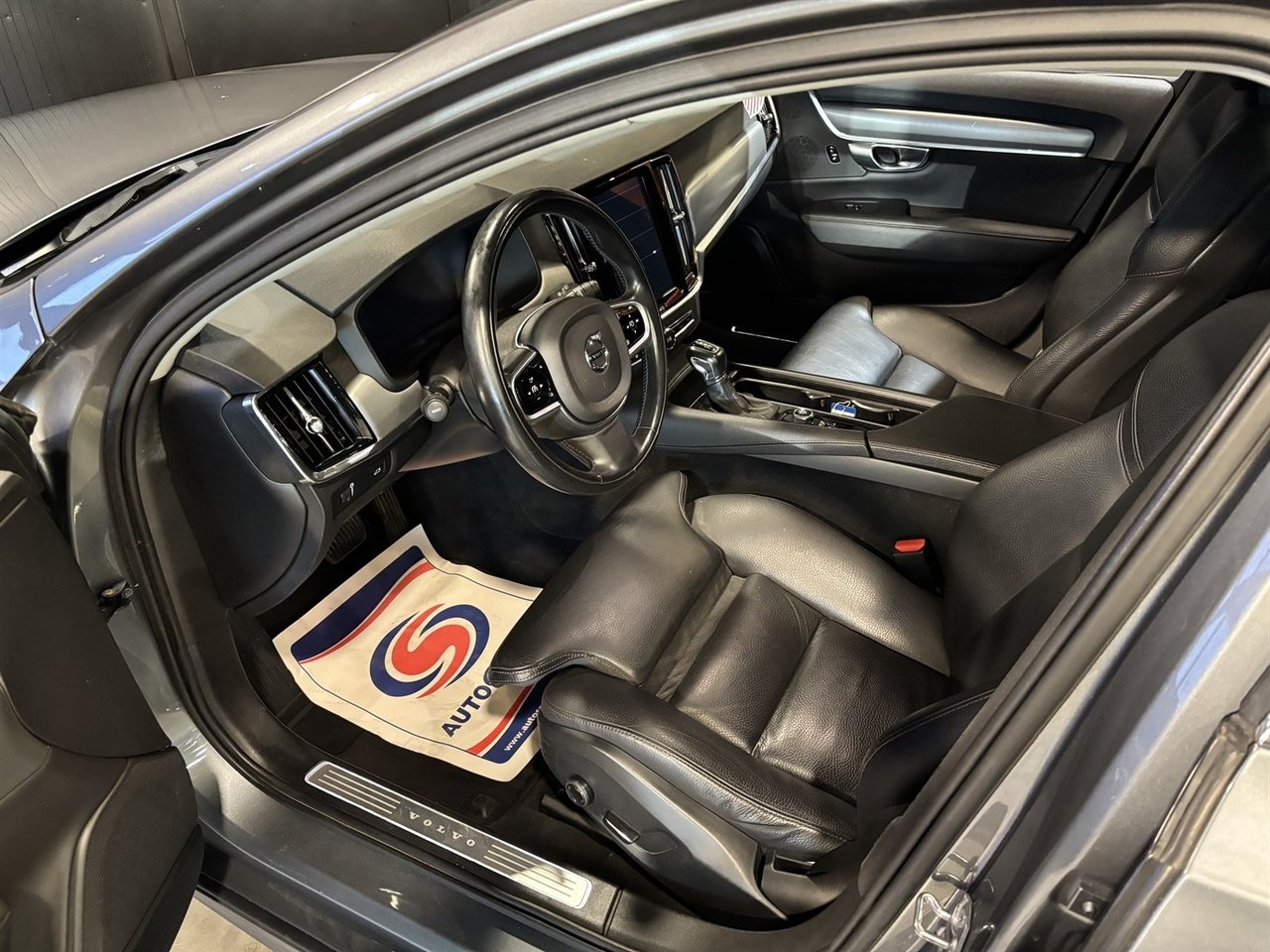 Volvo V90 2020, kuva 7/10
