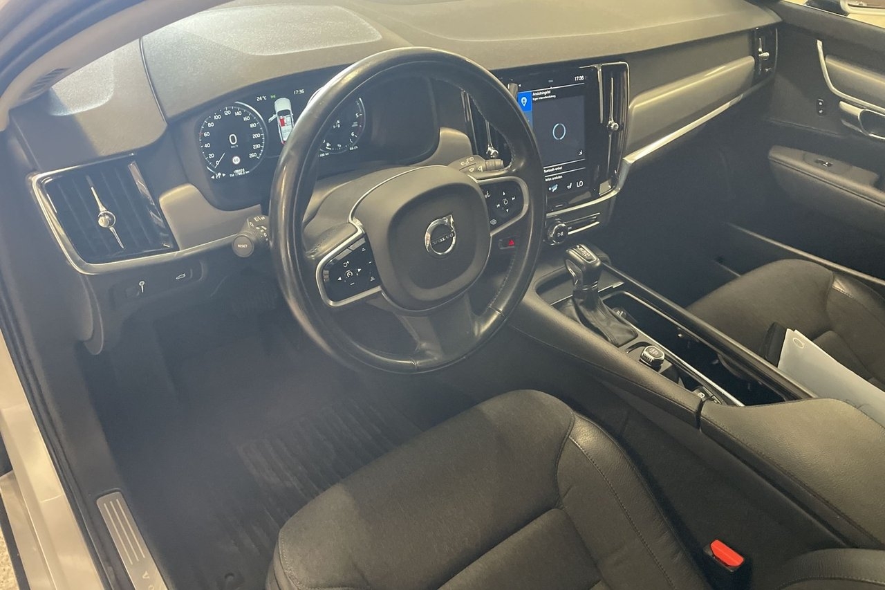 Volvo V90 2020, photo 7/18
