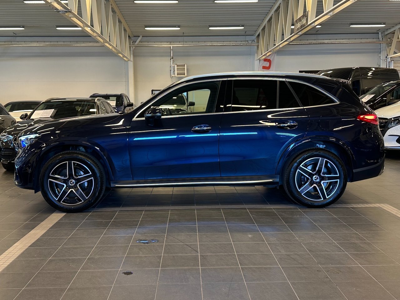 Mercedes-Benz GLC 300 e 4MATIC, AMG Line 2024, photo 4/10