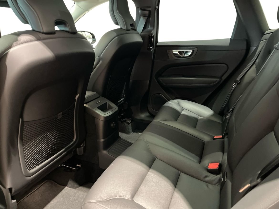 Volvo XC60 T6 Ultra Dark 2025, bild 6/14