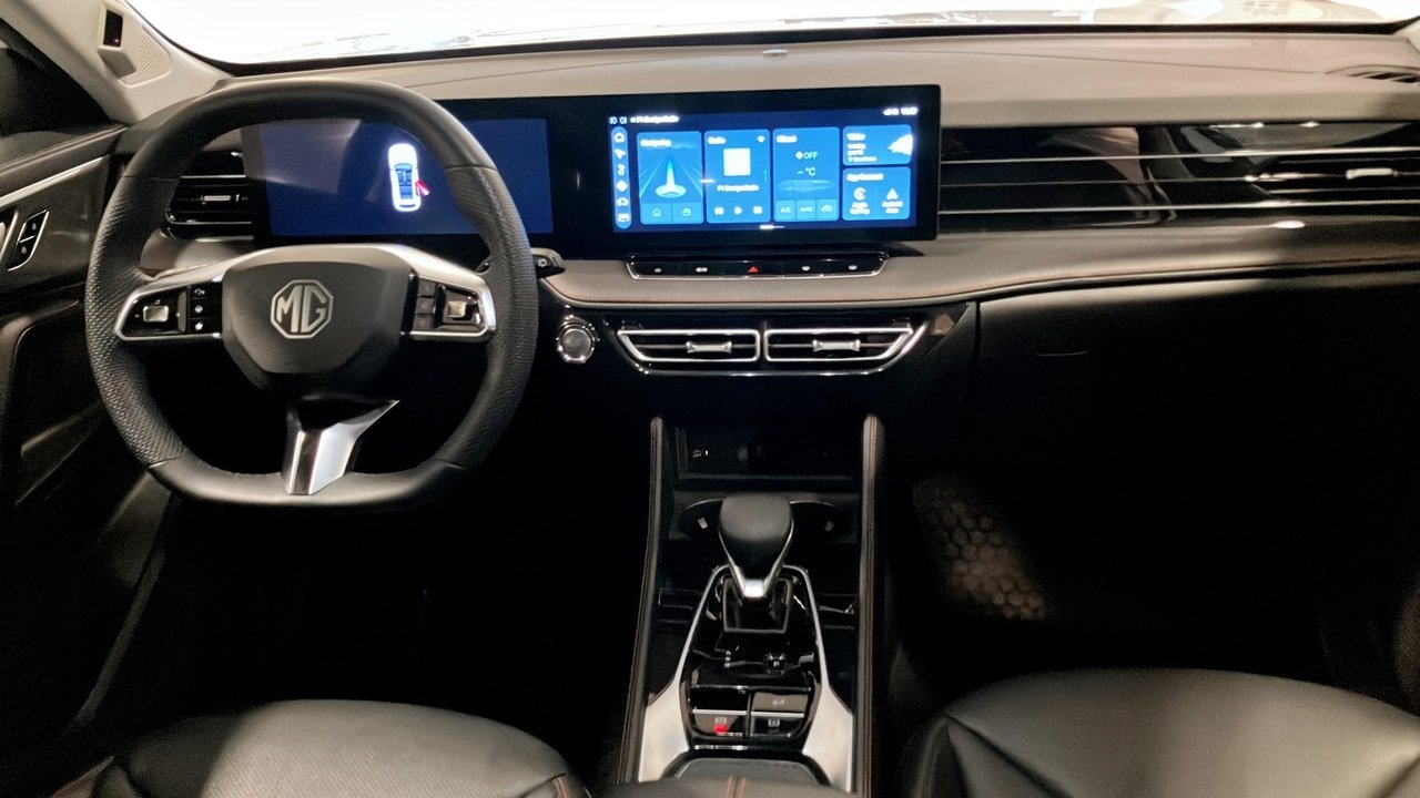 MG HS PHEV Automatisk, 307hk, LUX 2024, photo 4/9