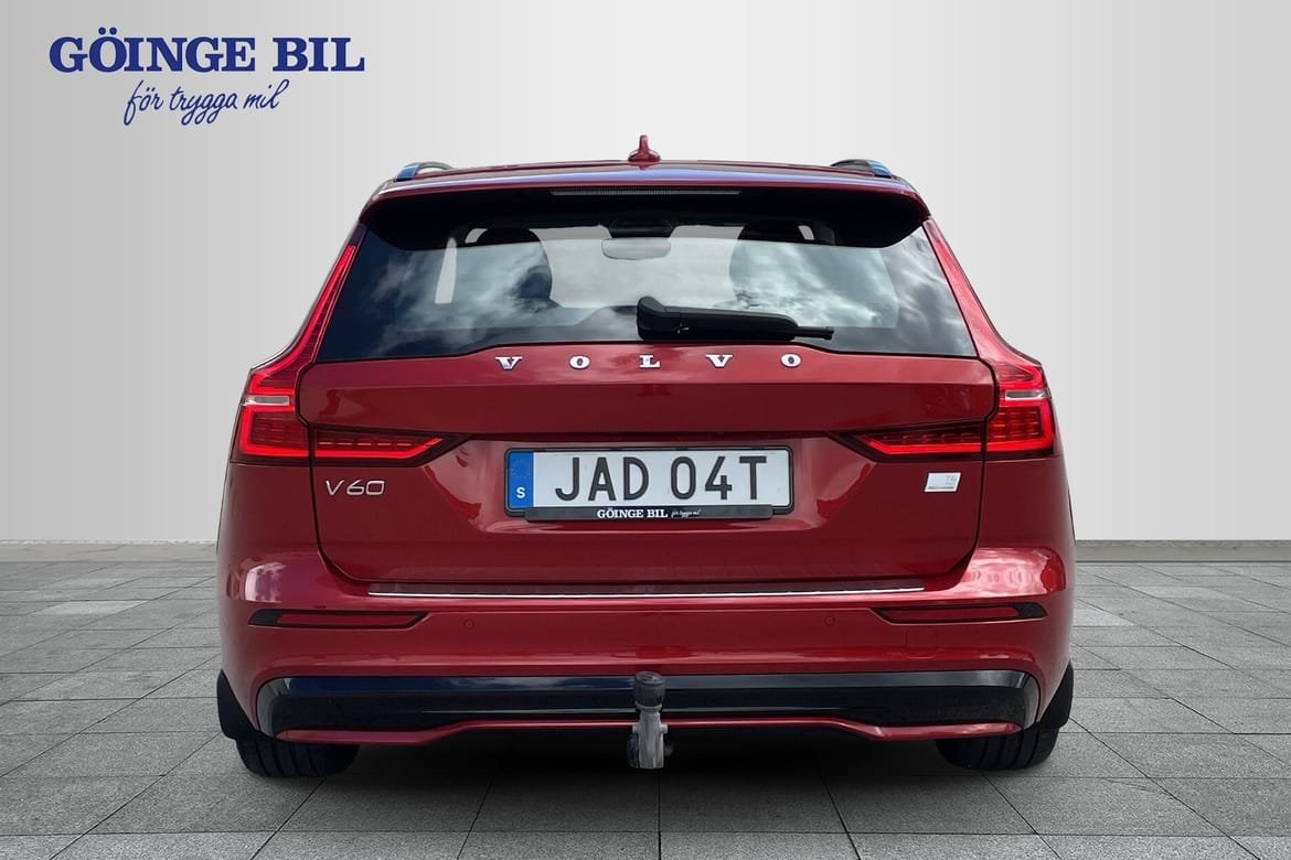 Volvo V60 Recharge T6 Plus Dark Drag 2023, photo 7/18
