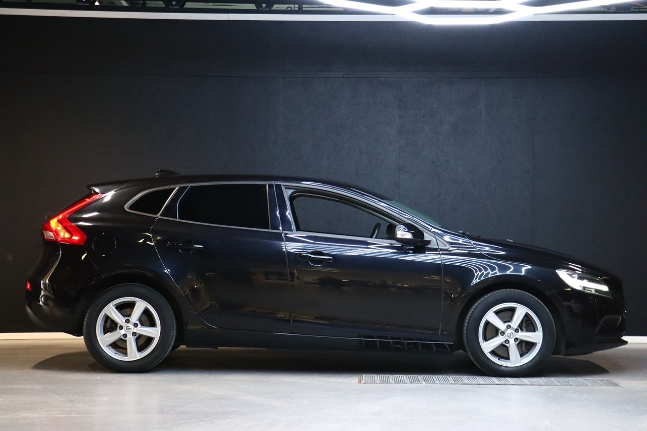 Volvo V40 2017, photo 5/10