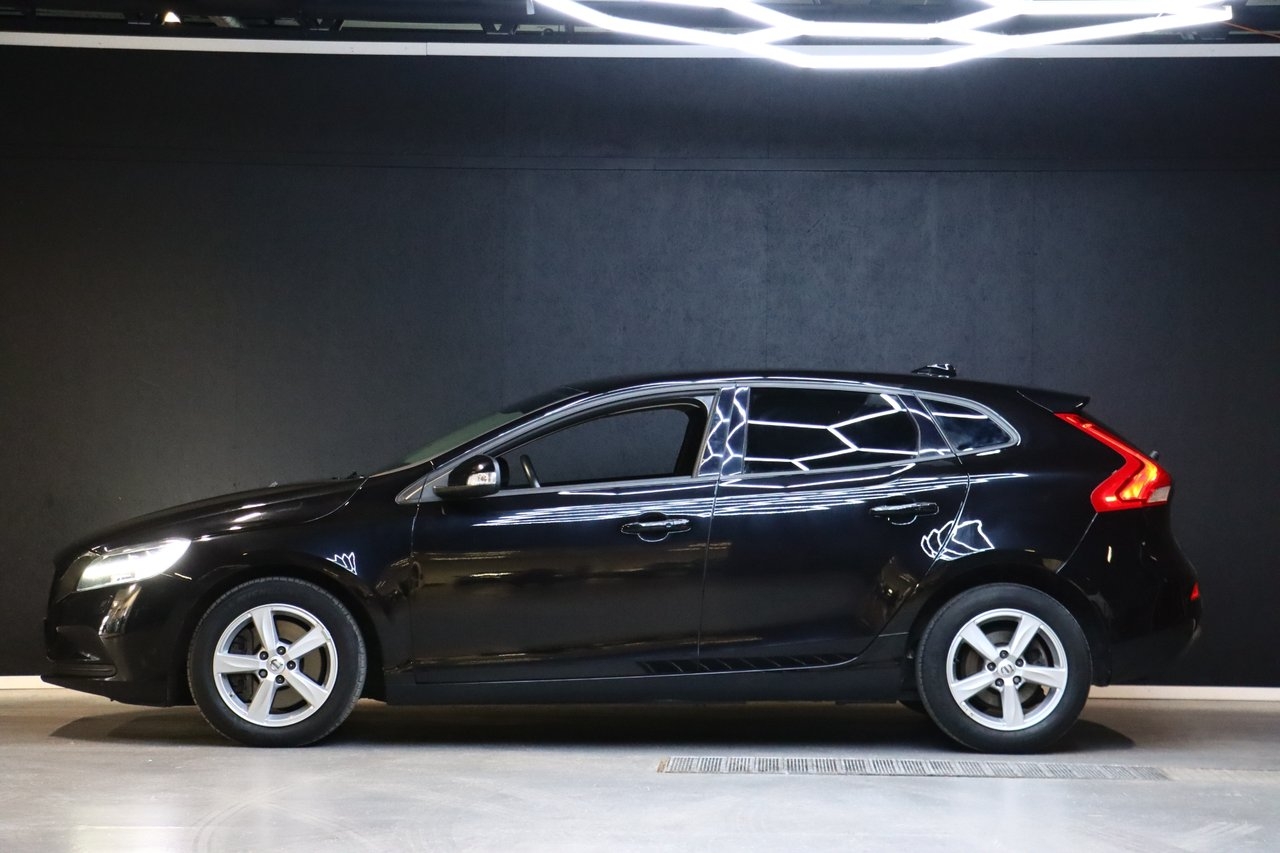 Volvo V40 2017, photo 6/10