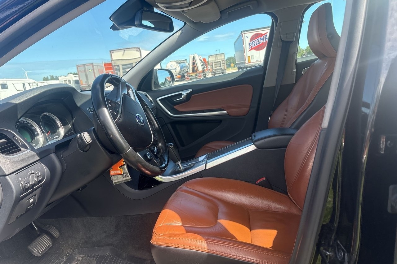Volvo S60 2011, photo 6/8