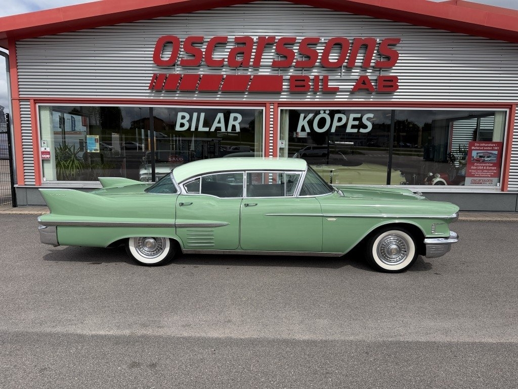 Cadillac De Ville