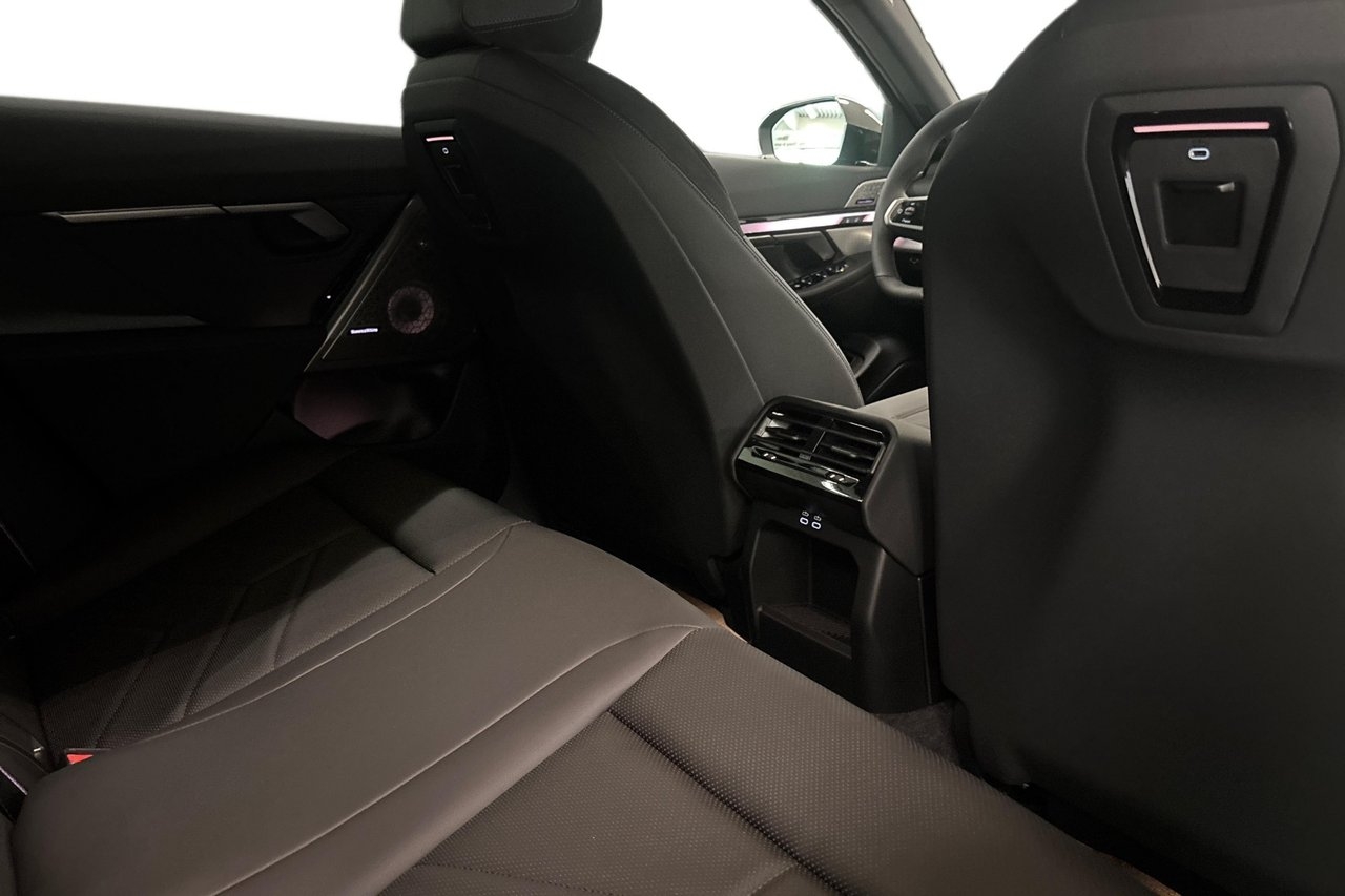BMW i5 xDrive 40 Touring M-Sport 2026, kuva 7/19