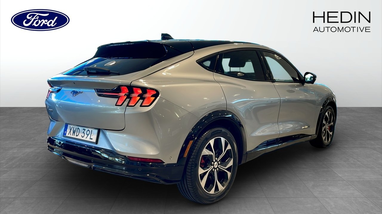 Ford Mustang Mach-E 2021, bild 2/10