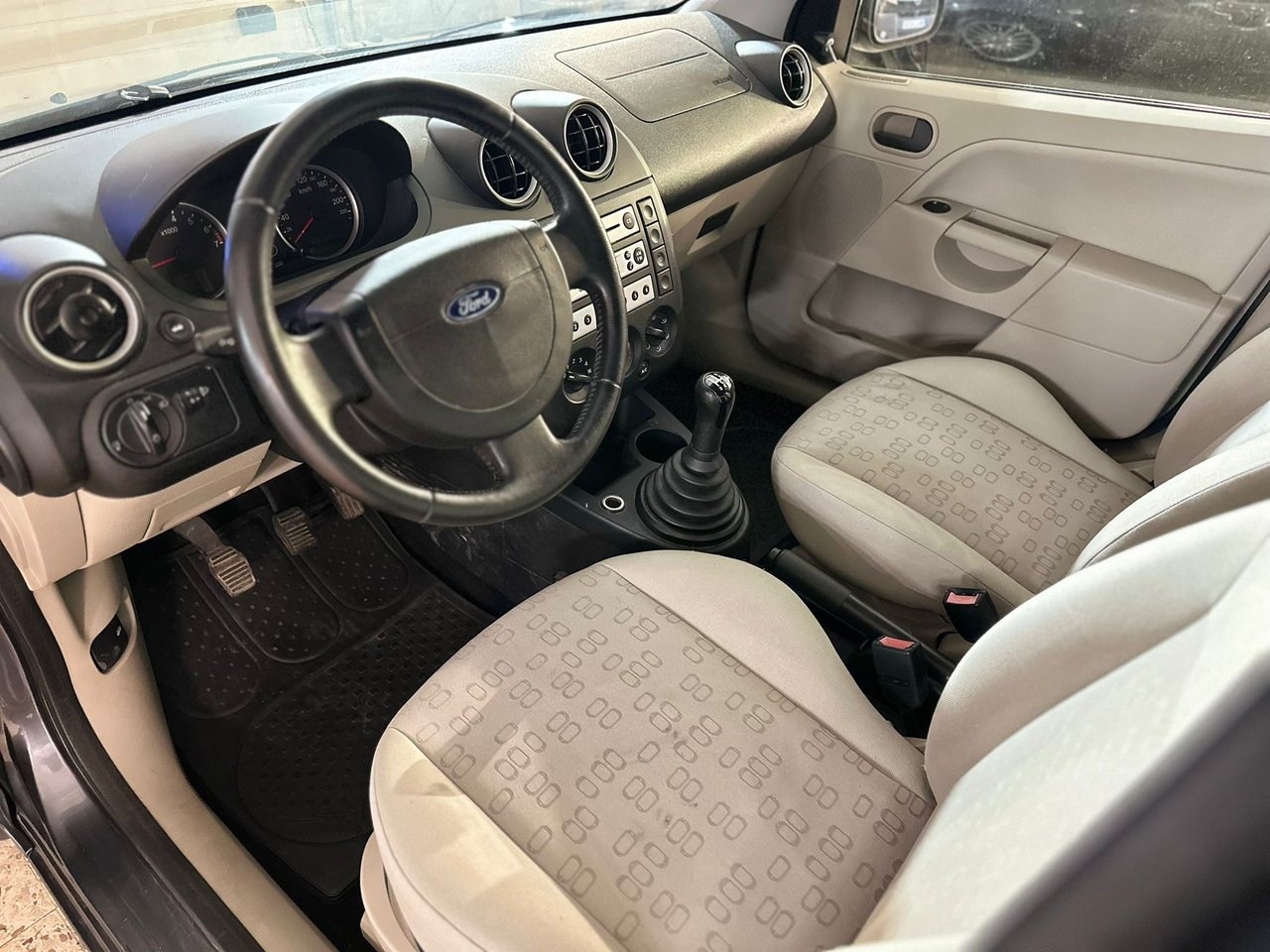 Ford Fiesta 2004, bild 7/10