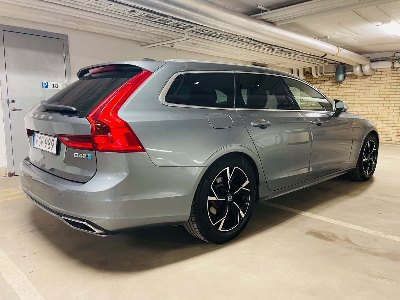 Volvo V90 D4 R-design AWD Polestar 200HK 2019, bild 5/10