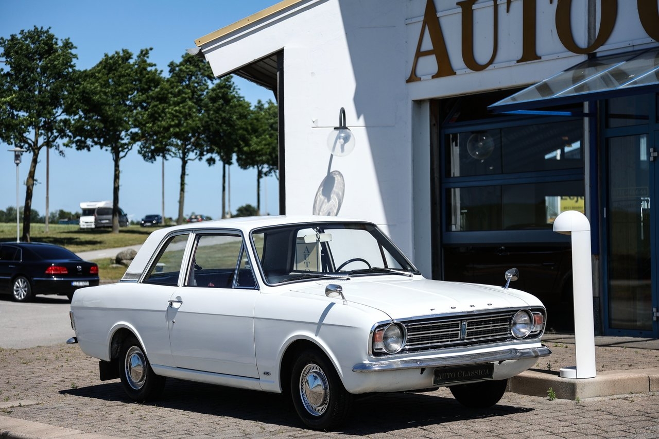 Ford Cortina 1300 2-dörrars 1.3 LC 1970, bild 2/10