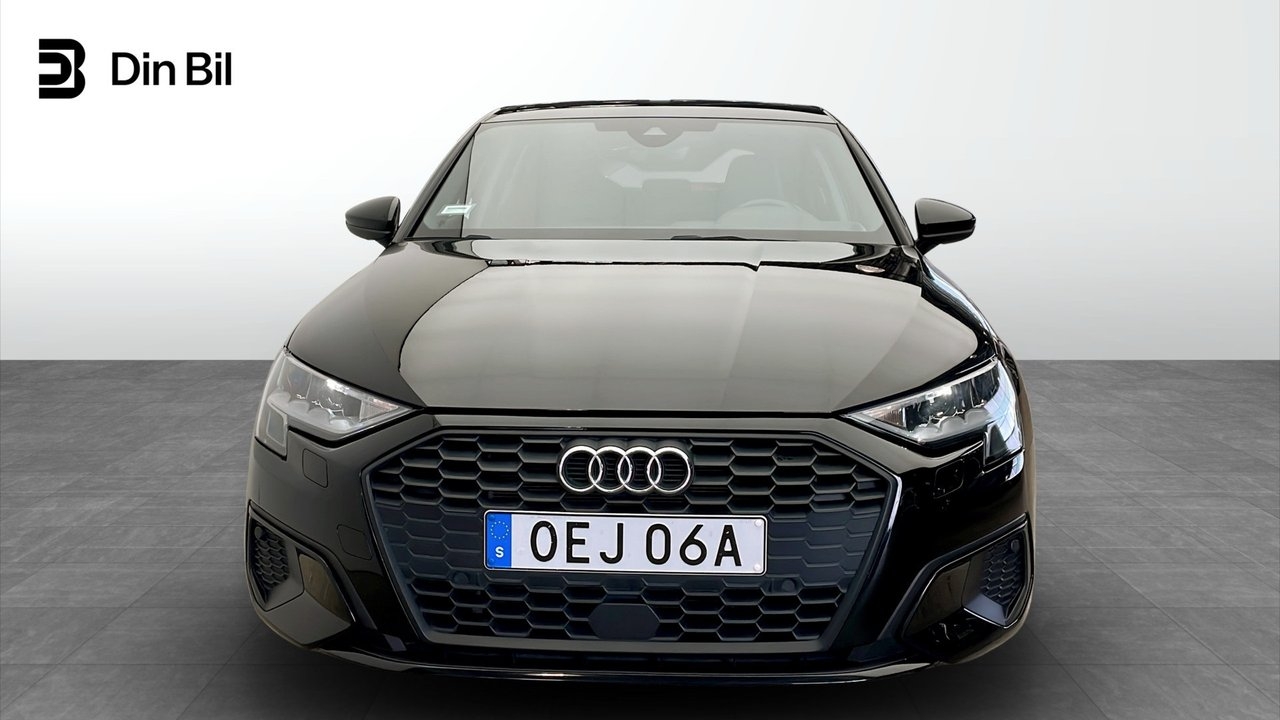 Audi A3 2023, photo 4/12