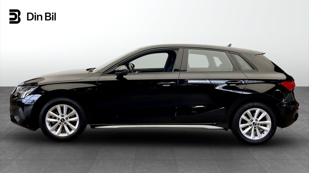 Audi A3 2023, photo 2/12