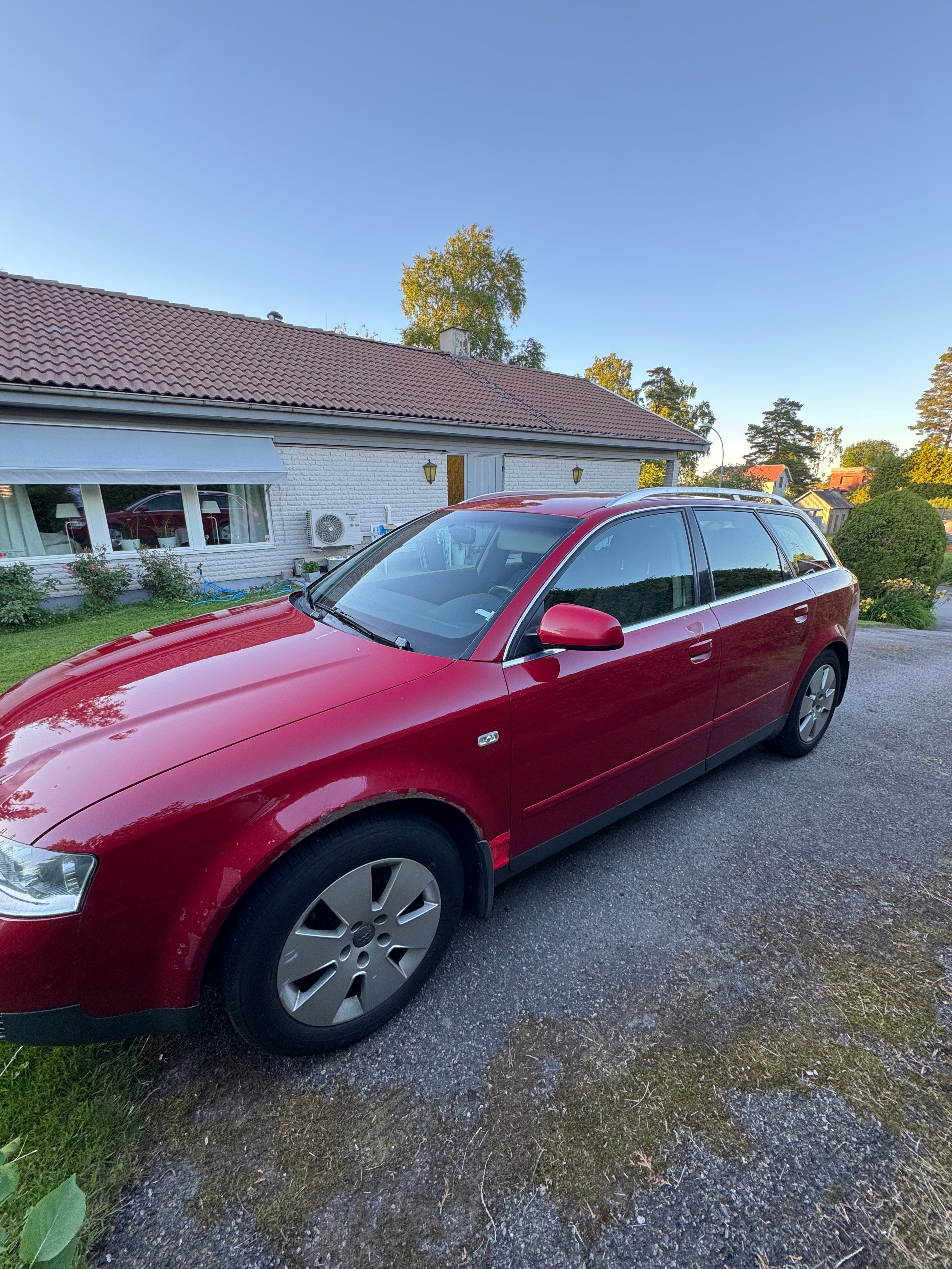 Audi A4 Avant 2.0 Manuell 2002, bild 2/8