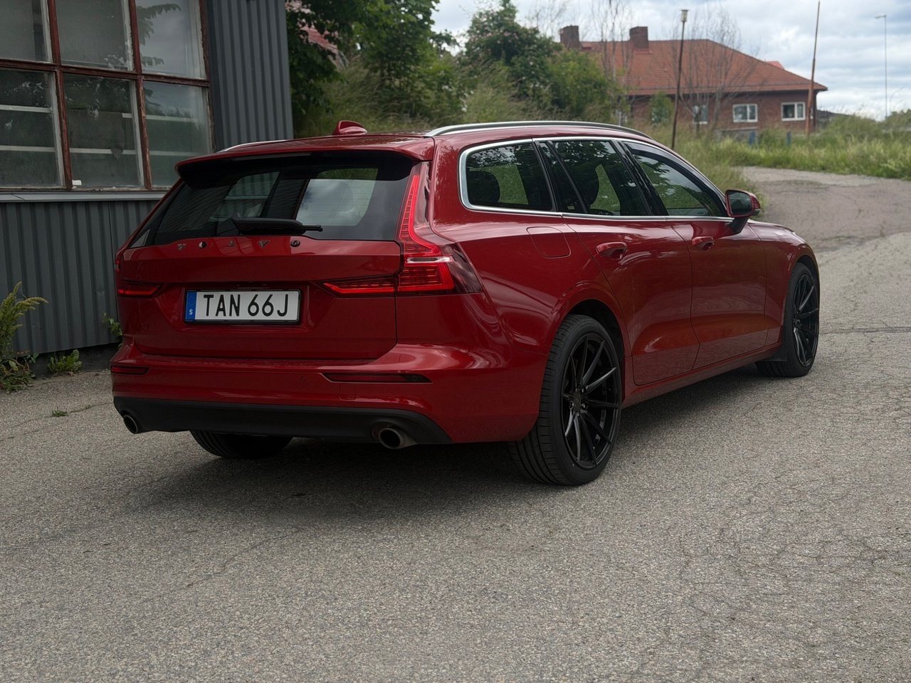 Volvo V60 2021, kuva 4/8