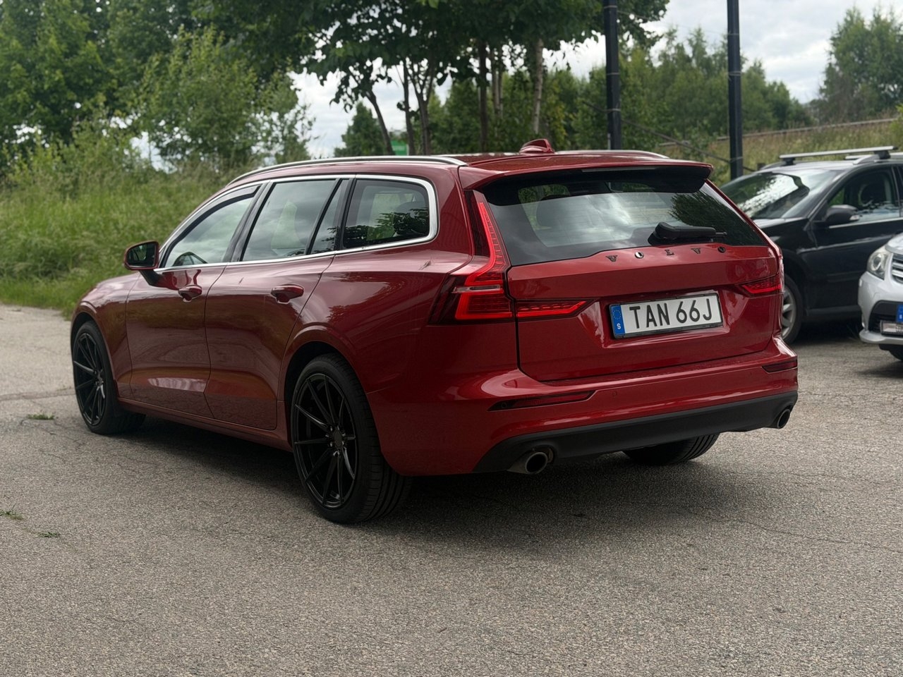 Volvo V60 2021, kuva 5/8