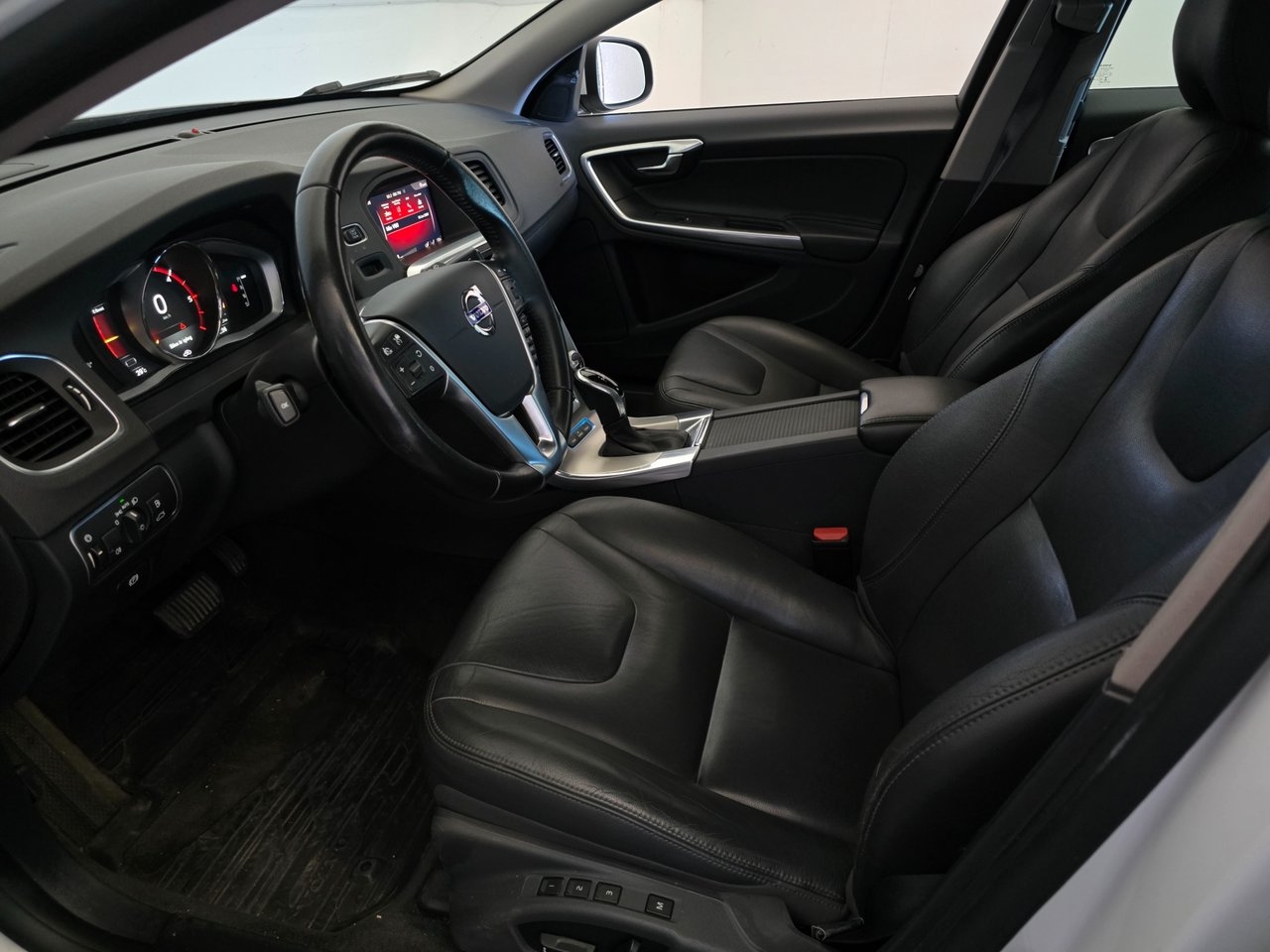 Volvo V60 2018, kuva 7/17