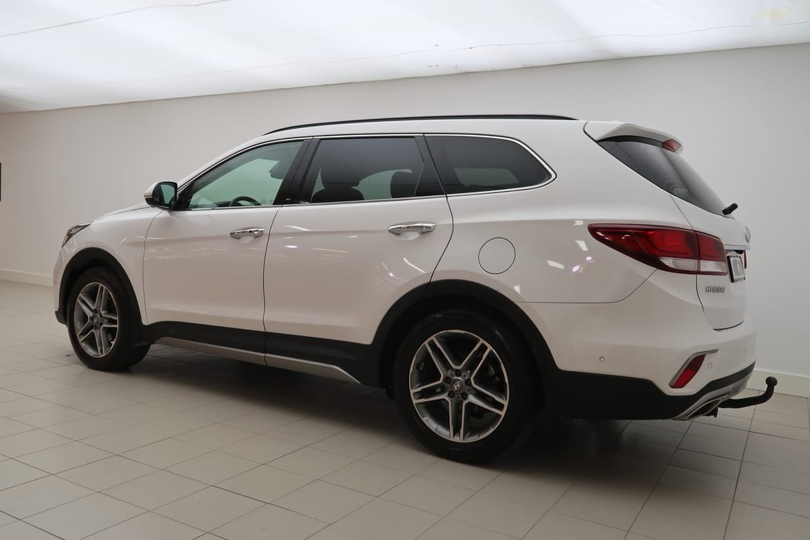 Hyundai Grand Santa Fe 2017, bild 2/16