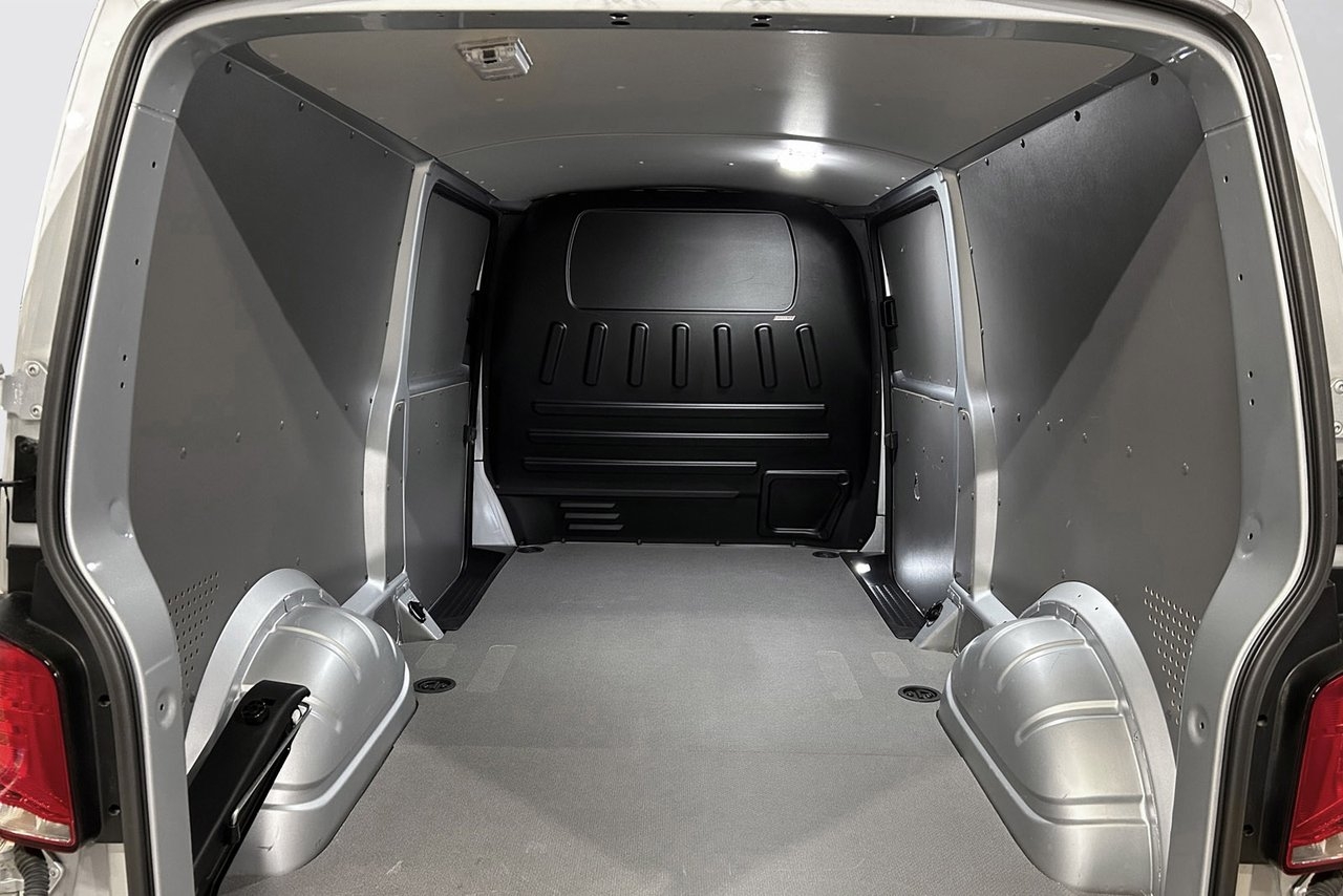 Volkswagen Transporter 2023, kuva 6/25