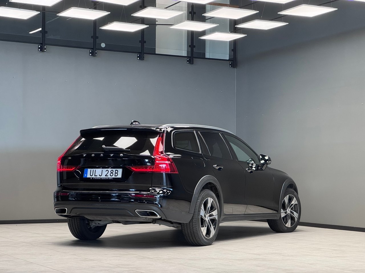 Volvo V60 Cross Country 2021, kuva 2/10