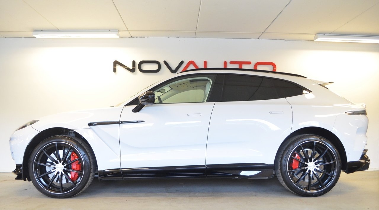 Aston Martin DBX 2023, bild 5/10