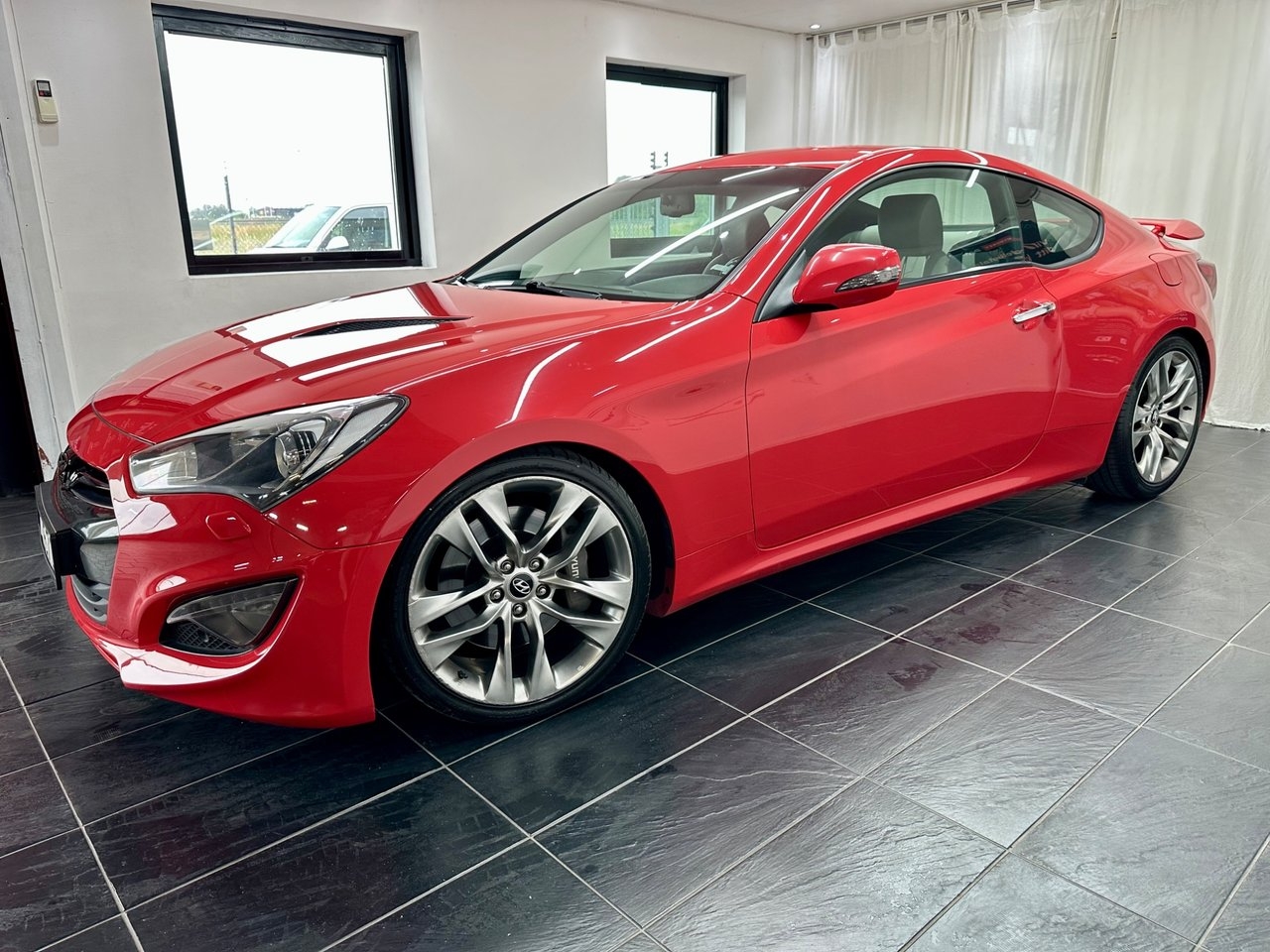 Hyundai Genesis 2013, kuva 5/10