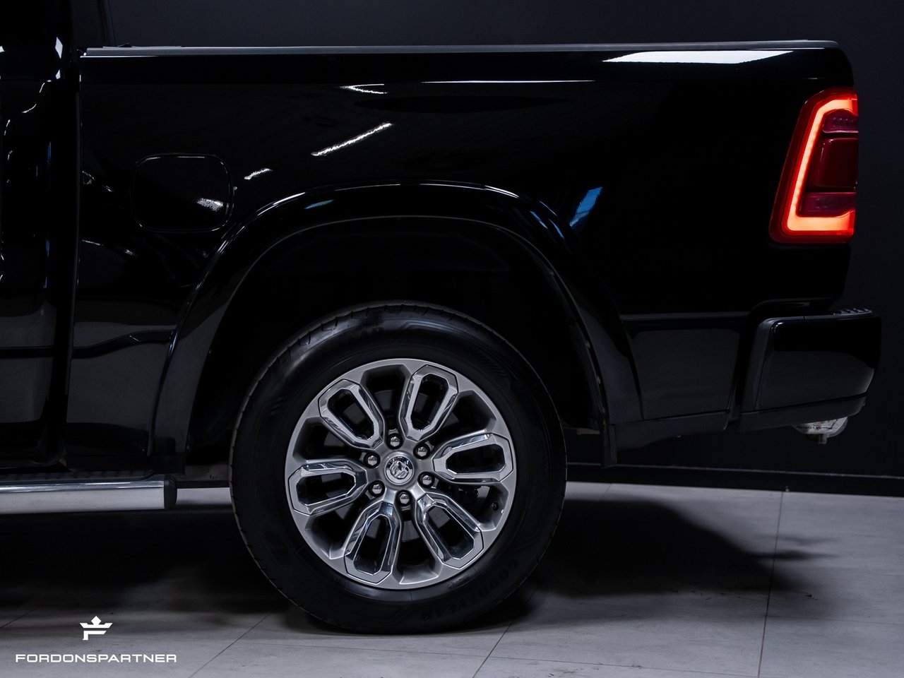 Dodge RAM 1500 2019, kuva 7/38