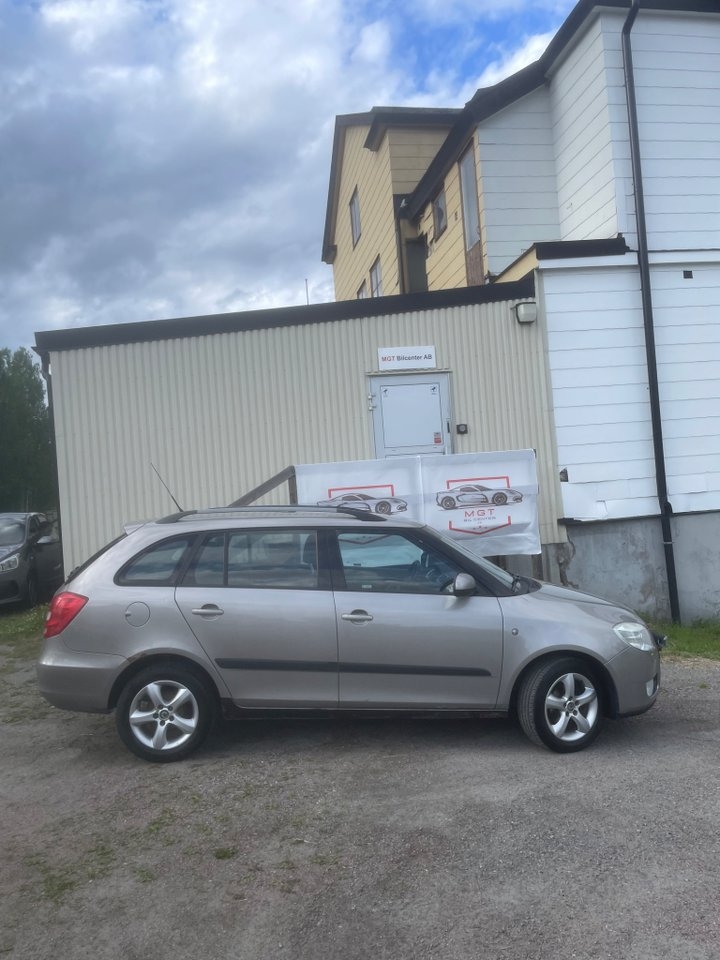 Skoda Fabia Kombi 2008, kuva 4/10