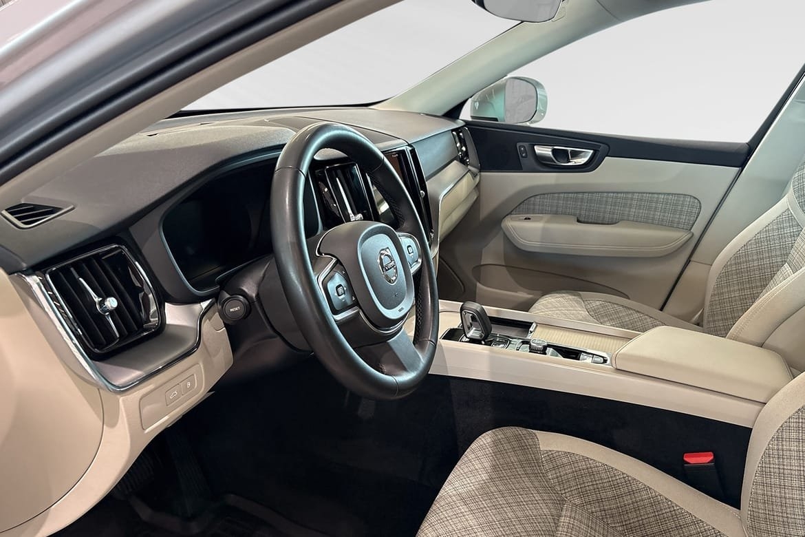 Volvo XC60 Recharge T6 Core Edition 2024, photo 7/32