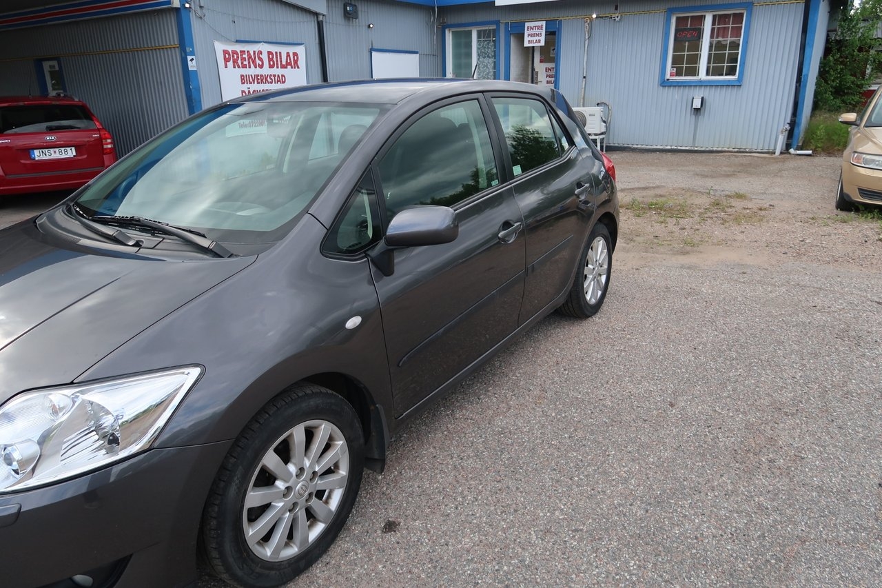 Toyota Auris 2007, bild 2/14