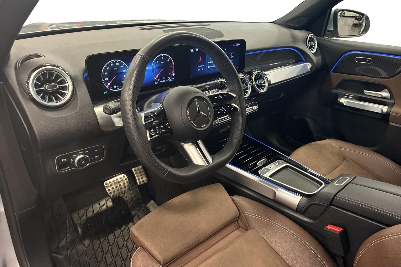 Mercedes-Benz GLB 2025, photo 6/26