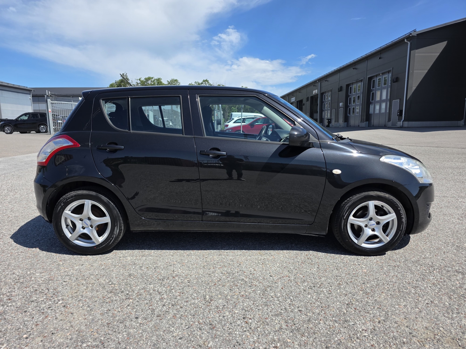 Suzuki Swift 2011, bild 2/8