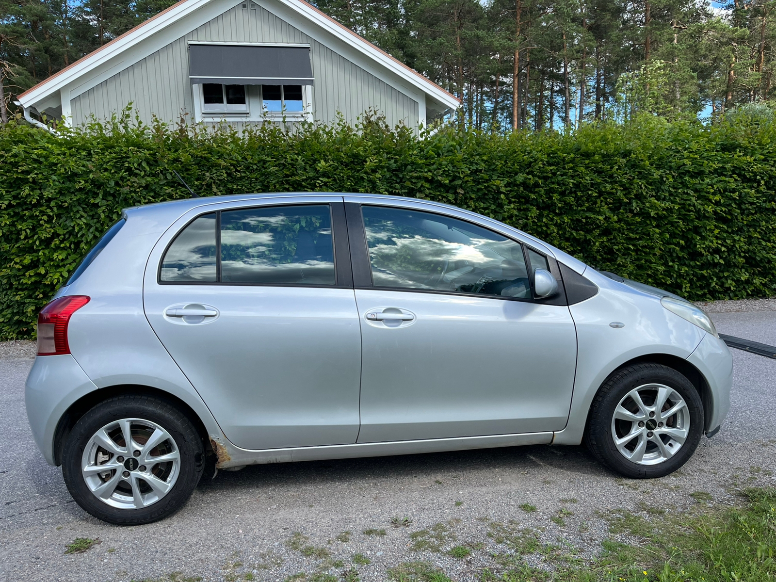 Toyota Yaris 5-dörrar 1.3 VVT-i Manuell 2006, bild 4/7