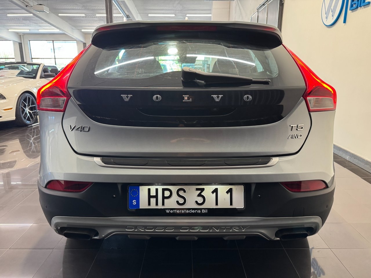 Volvo V40 Cross Country 2015, photo 7/10