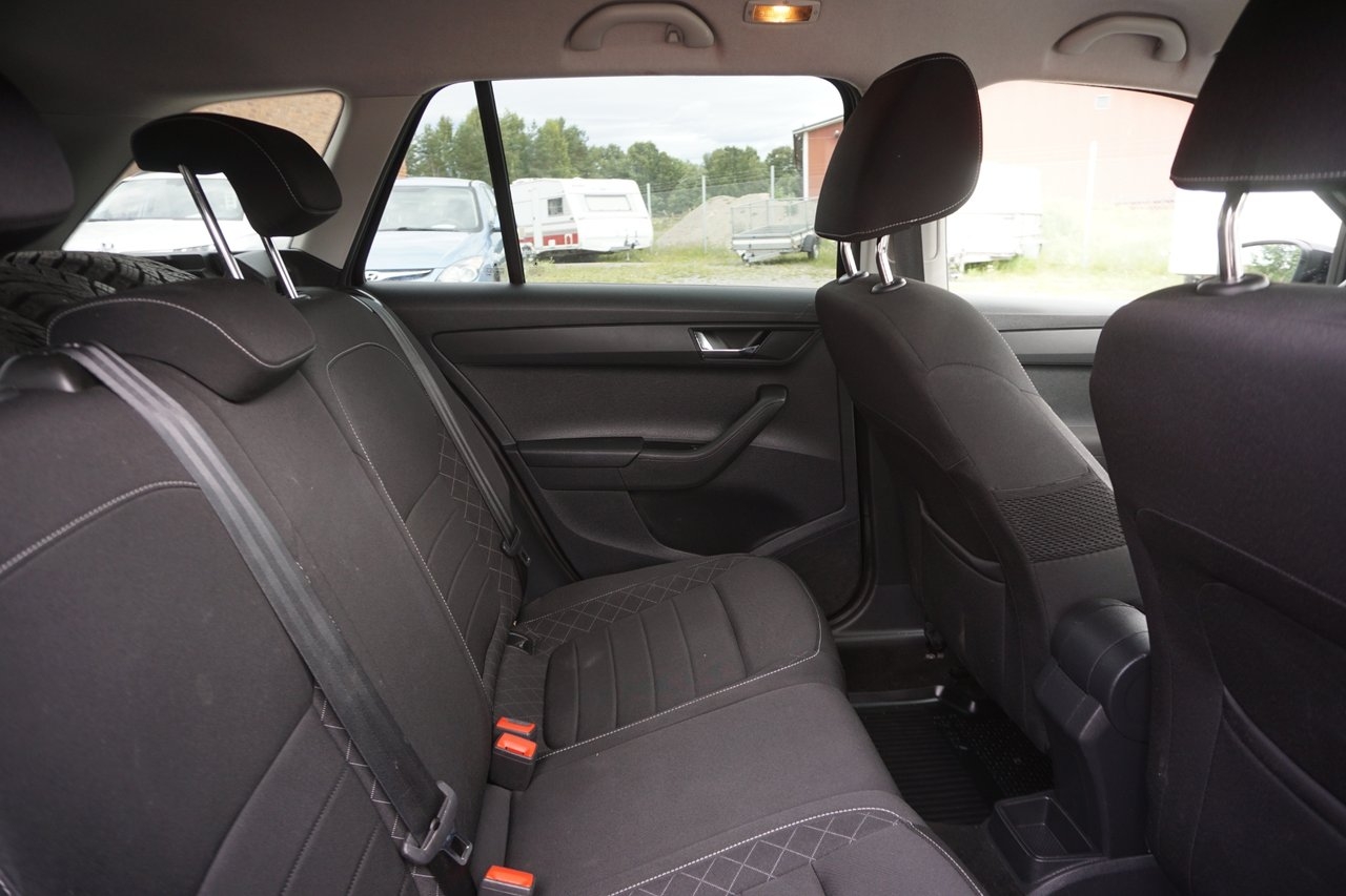 Skoda Fabia 2018, bild 6/7