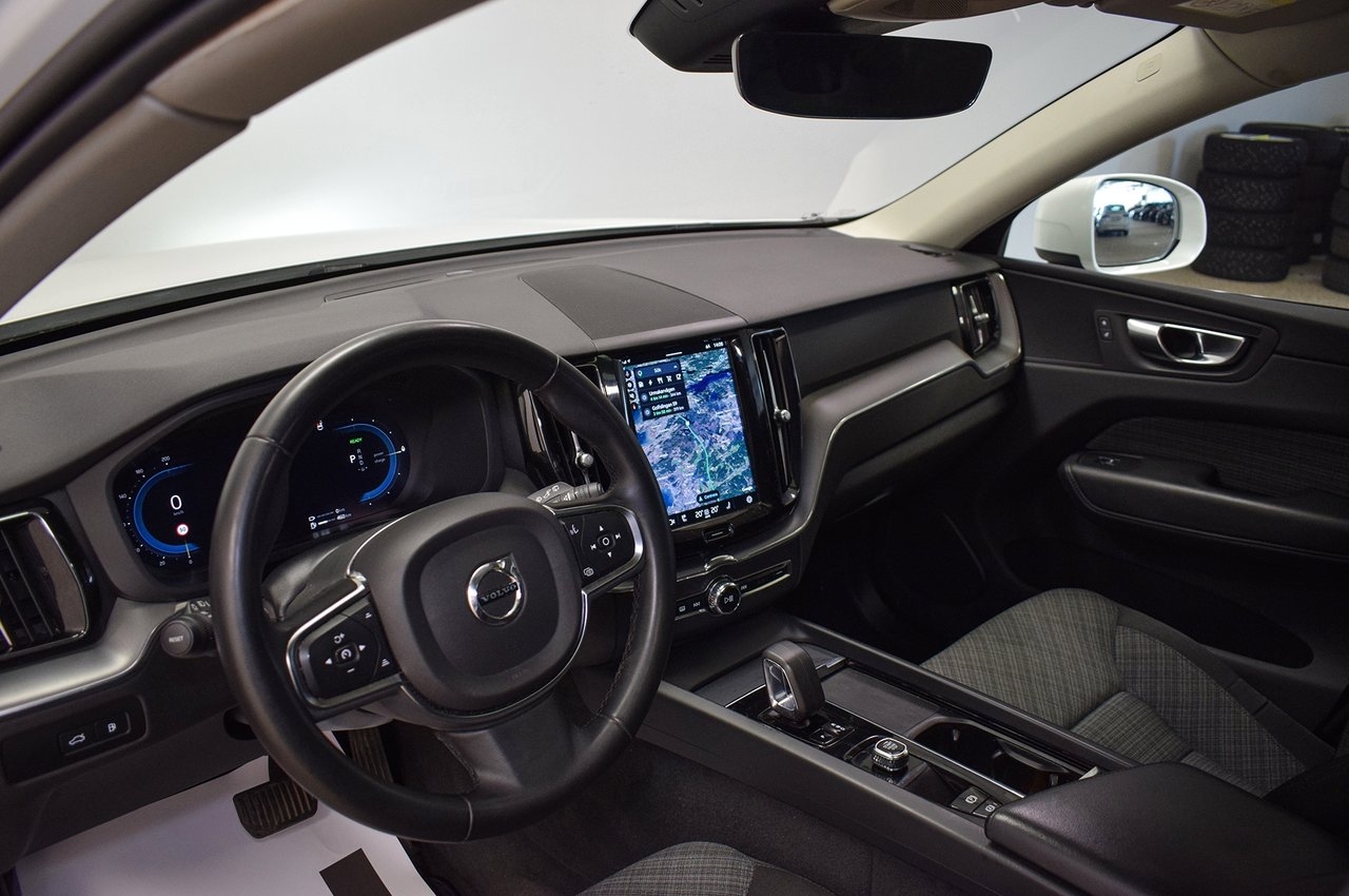 Volvo XC60 2024, photo 7/28