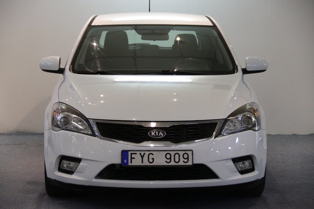Kia Ceed 2011, kuva 2/10