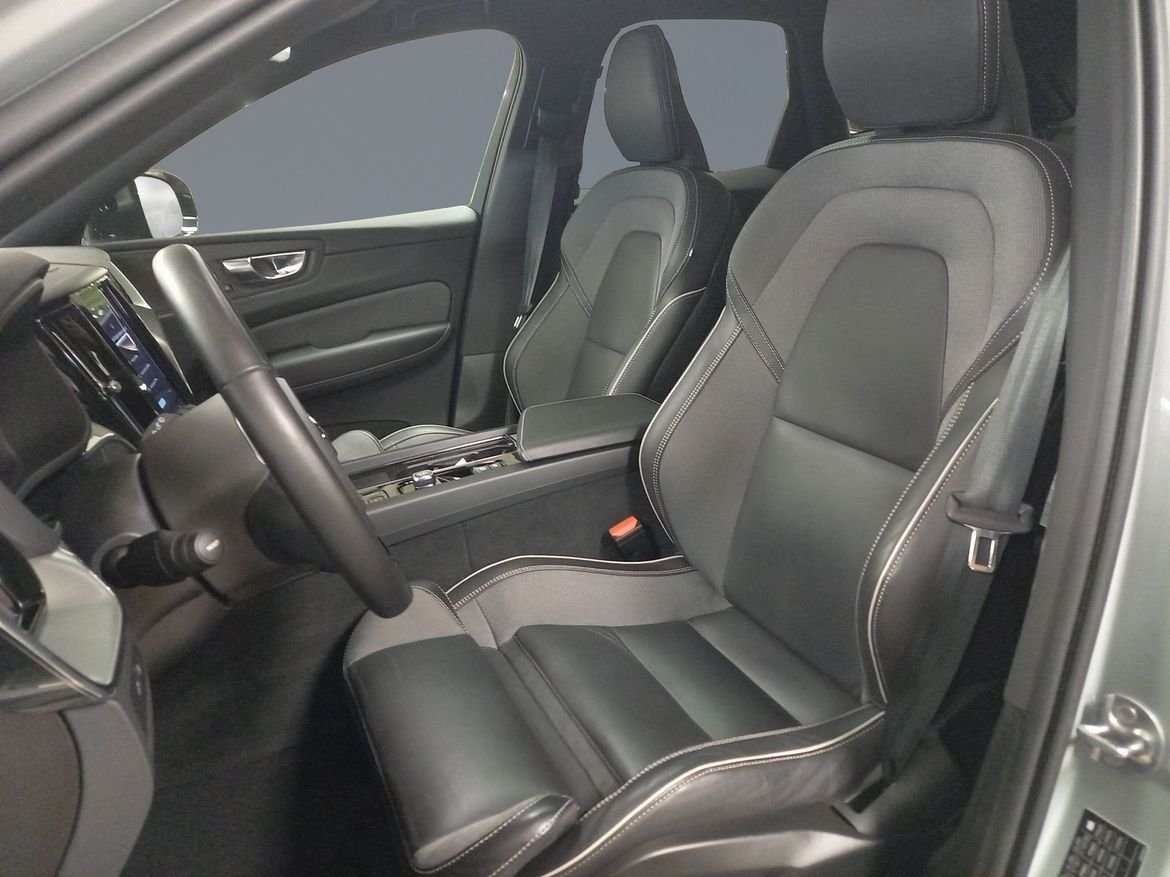 Volvo XC60 T6 AWD Plus Dark Edition 2025, bild 6/16