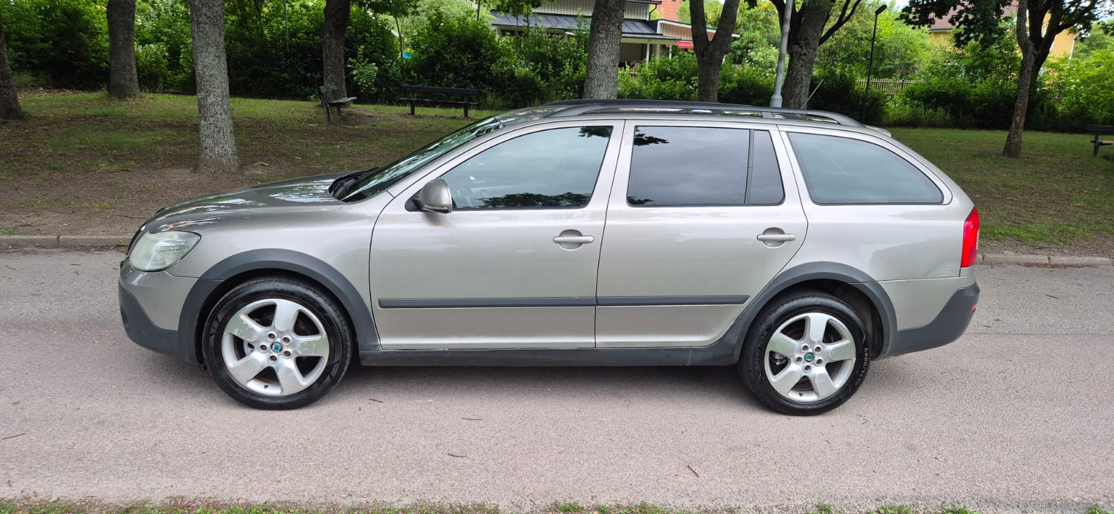 Skoda Octavia 2012, bild 3/7