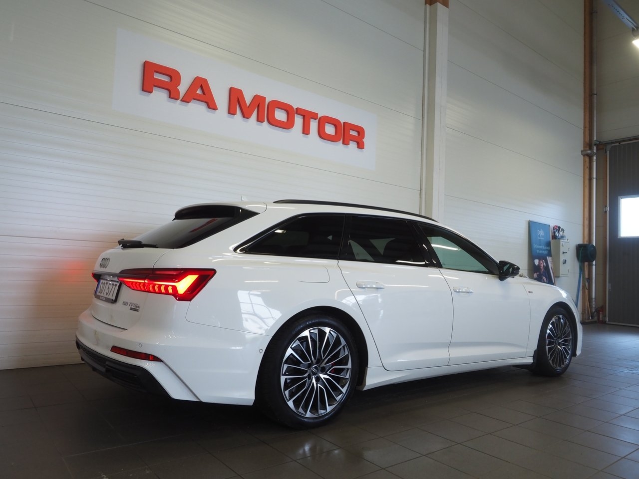 Audi A6 2021, photo 5/25