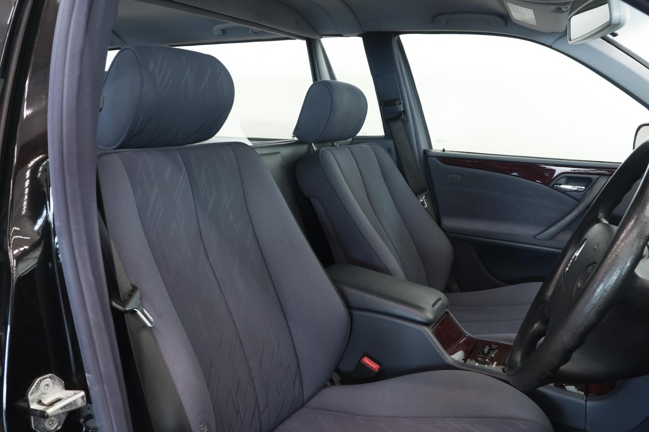 Mercedes-Benz E 240 Limousine 2000, bild 6/16