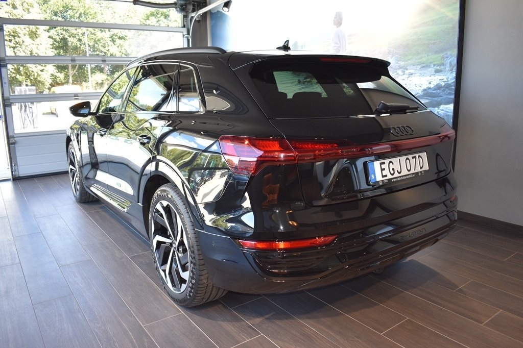 Audi Q8 e-tron 2024, bild 2/8