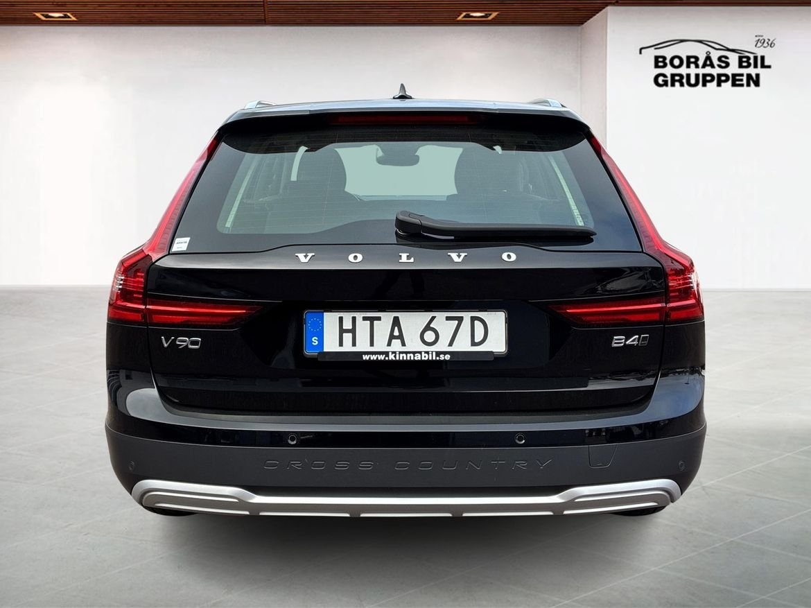 Volvo V90 Cross Country 2022, photo 7/14