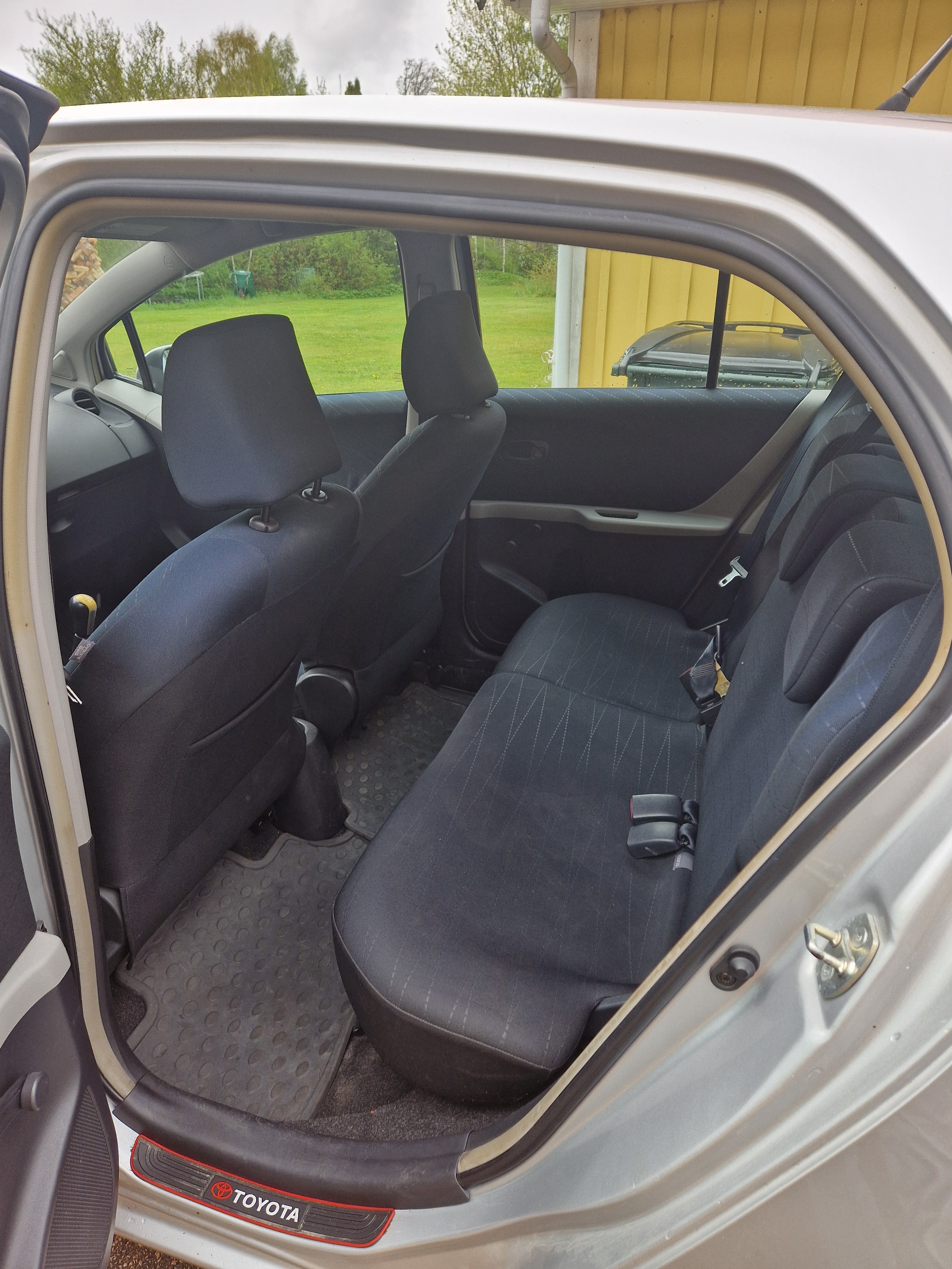Toyota Yaris 5-dörrar 1.0 VVT-i Manuell 2007, bild 7/9