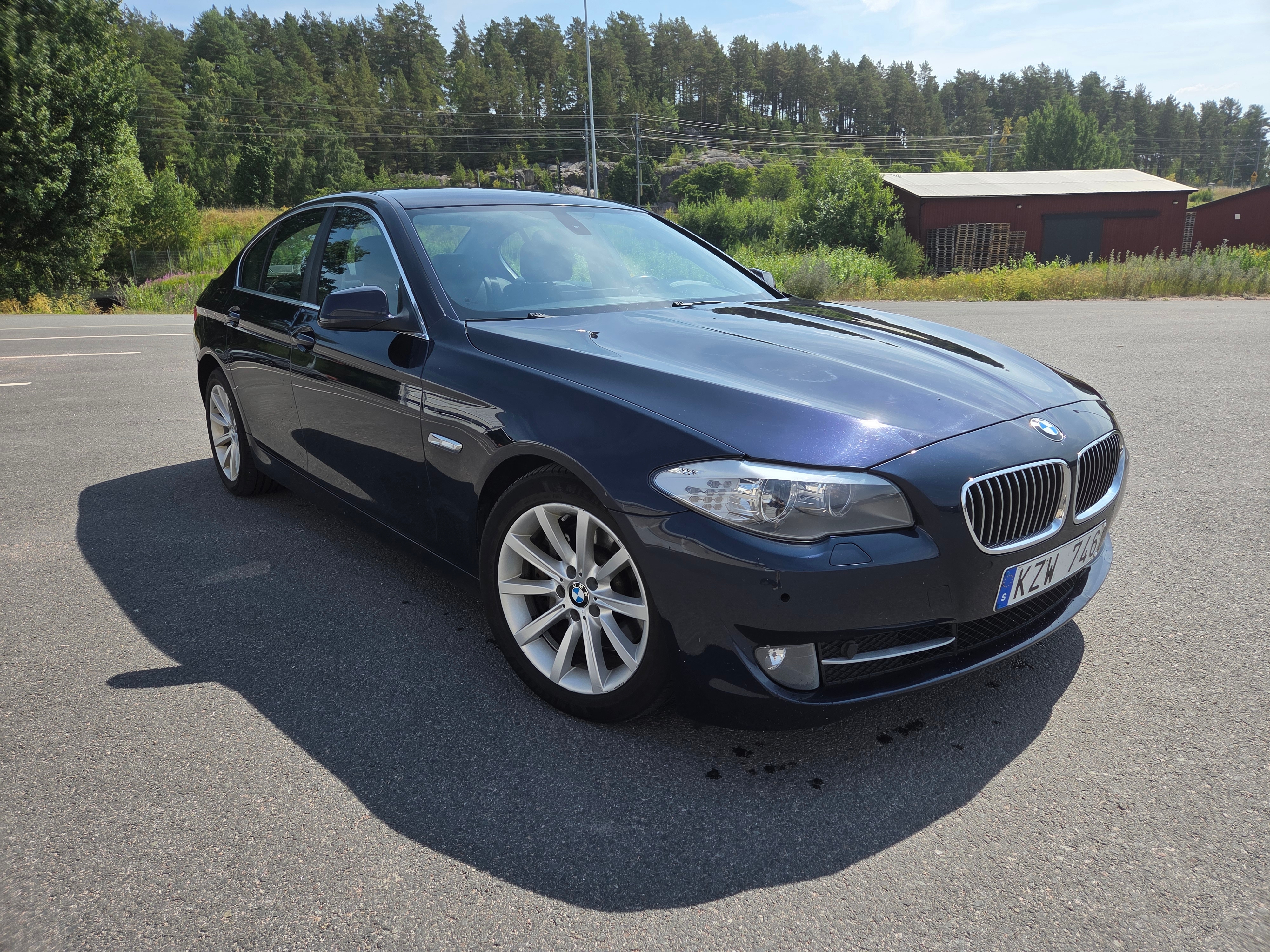 BMW 528 2011, bild 2/6