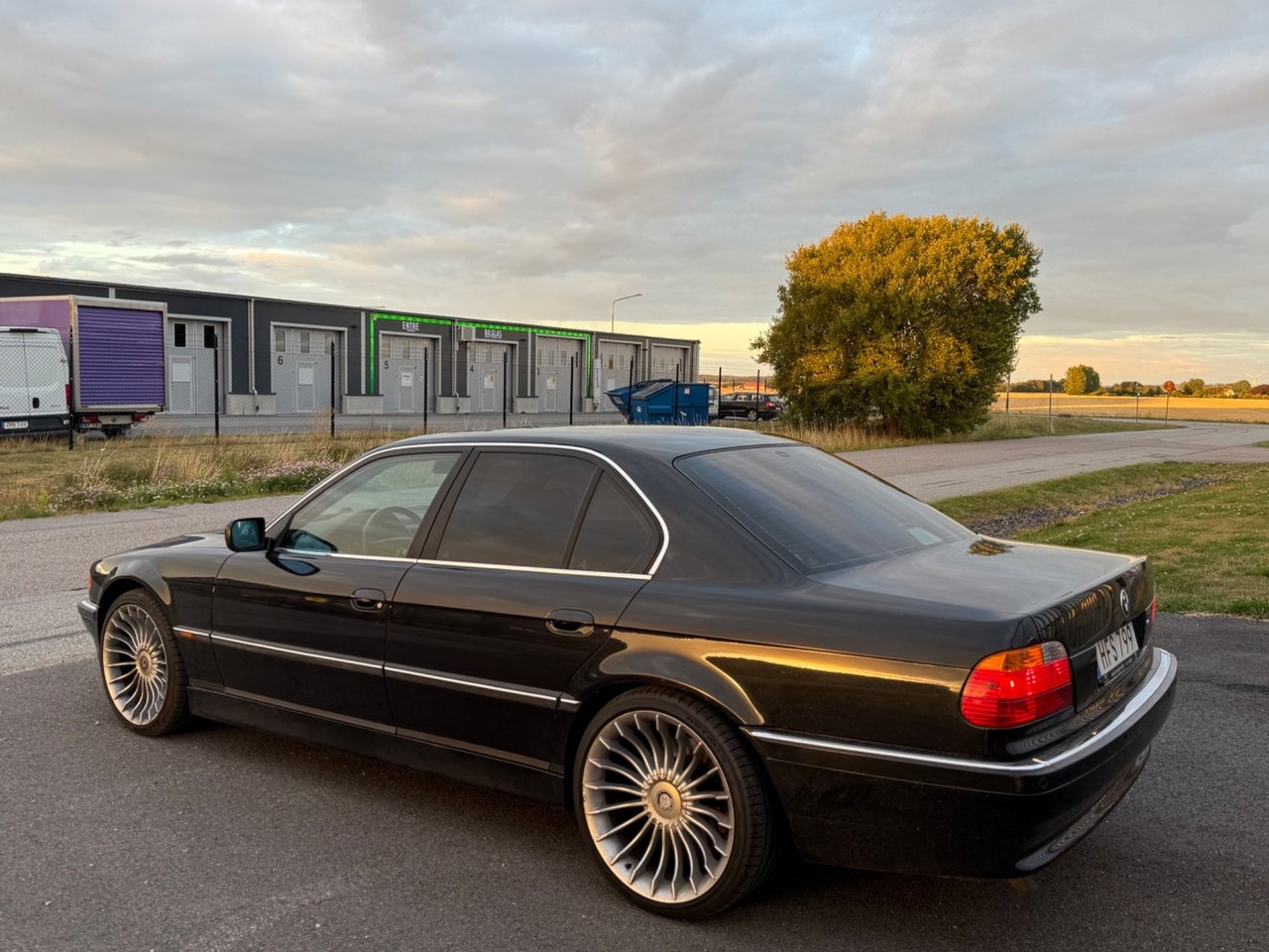 BMW 740
