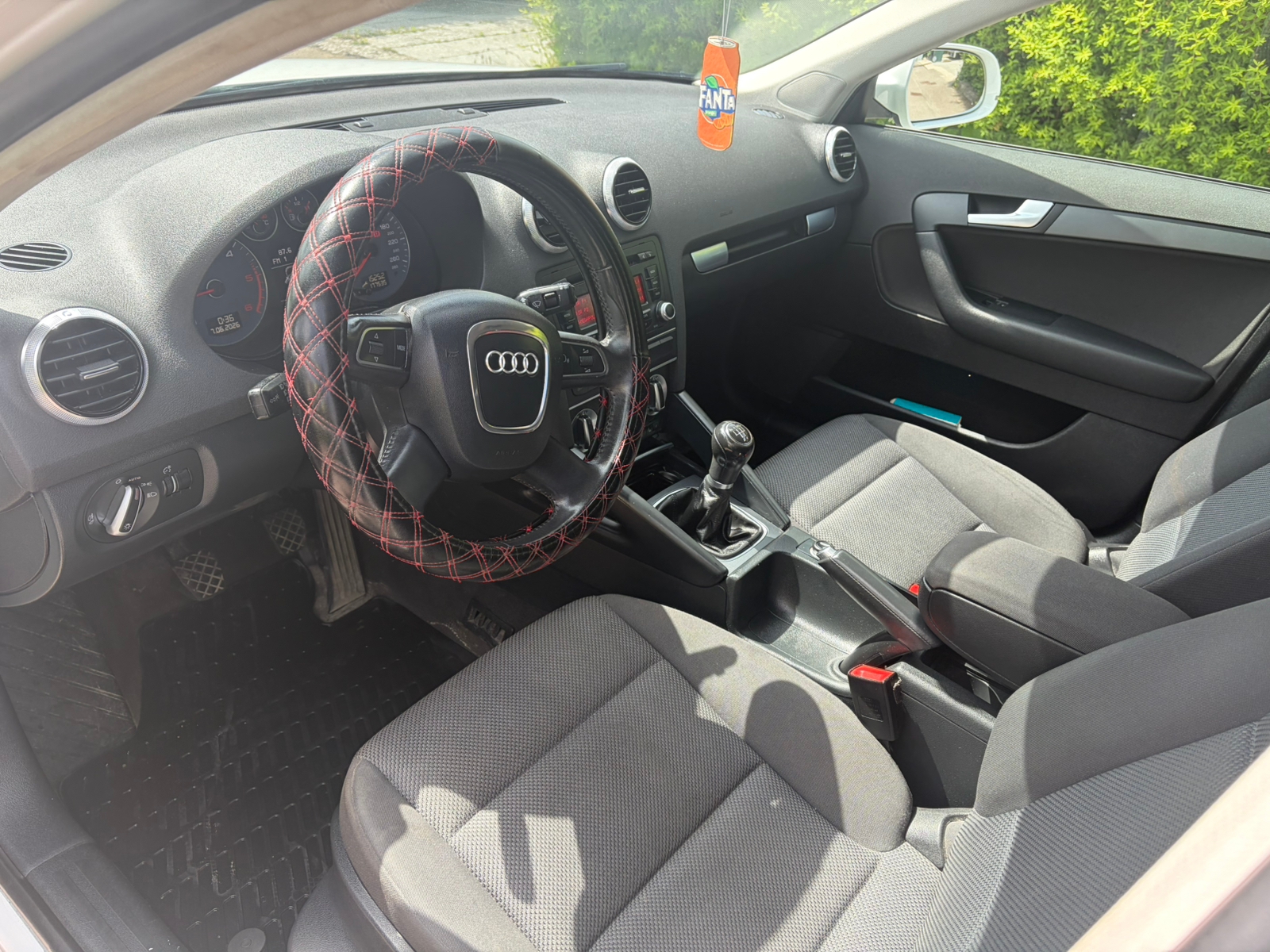 Audi A3 Sportback 1.6 TDI Manuell 2013, bild 6/10